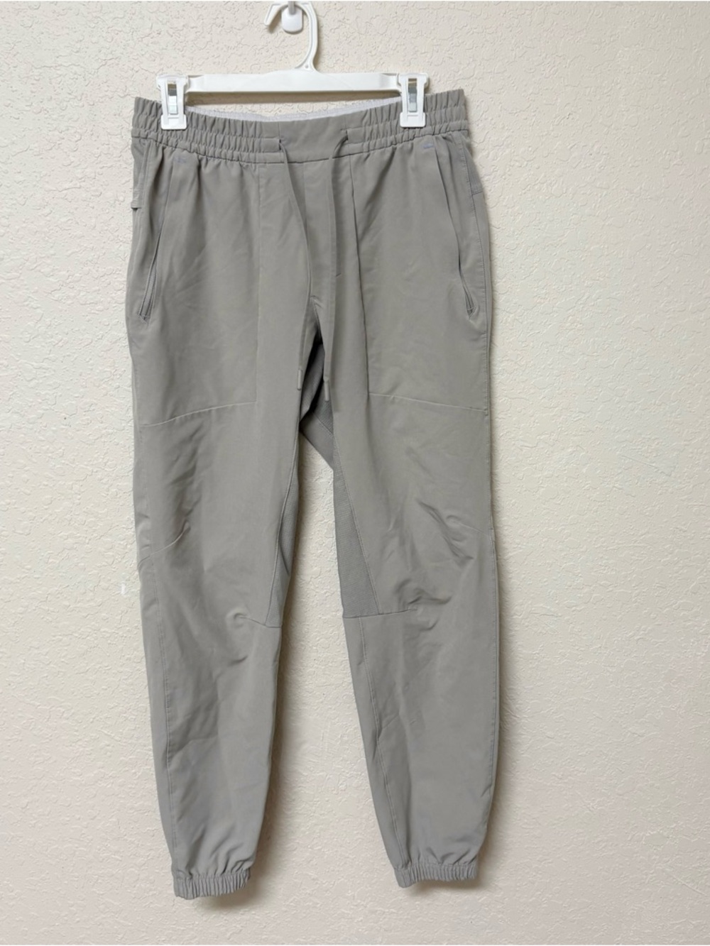 Lululemon License To Train Jogger Pants Mens Sz M Beige Athleisure Tech Stretch